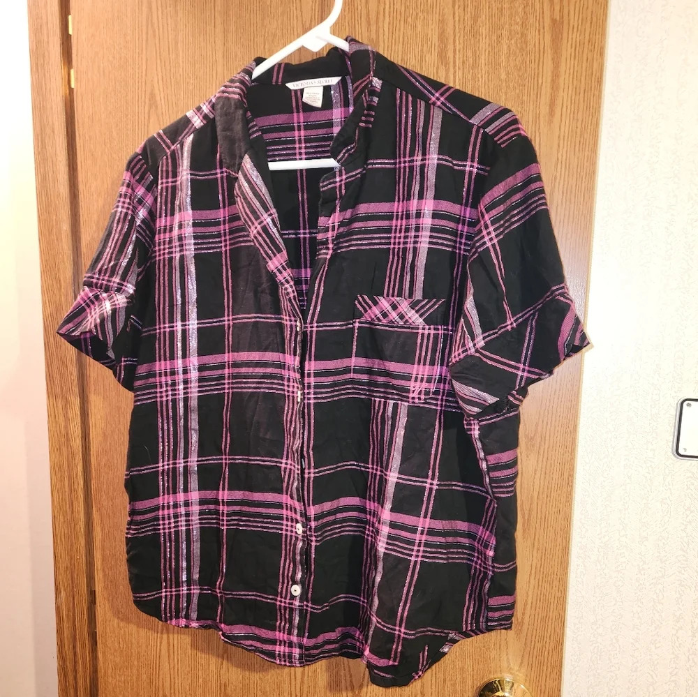 ๐ 3/$15 Victoria's Secret Medium Plaid Pajama Top - Picture 1 of 9